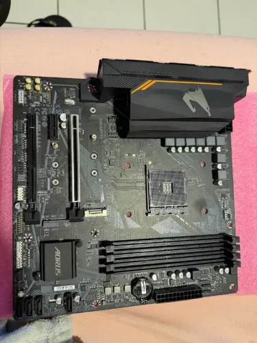 Placa mãe Gigabyte Aorus Elite B550
