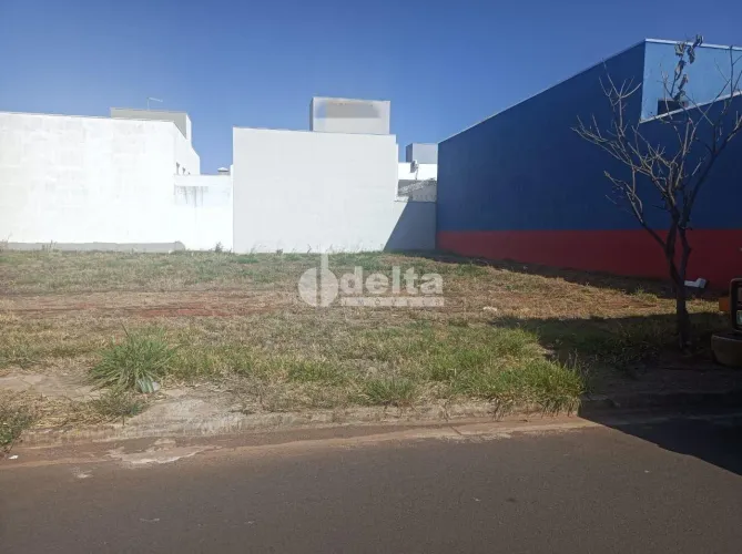 Terreno disponível para locação no bairro Novo Mundo em Uberlândia-MG