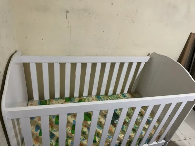 Berço já vem com o colchão