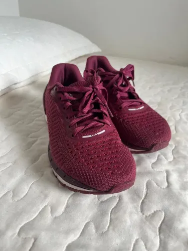 Tênis Under Armour UA CH.SKYLINE 3 SE feminino número 37