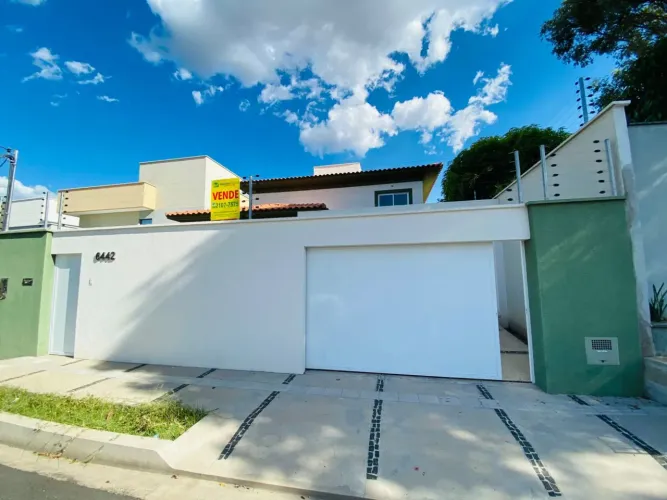 Casa Alto Padrão - Bairro Uruguai - 231 m²