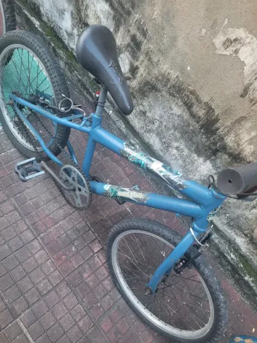 Bicicleta semi nova 