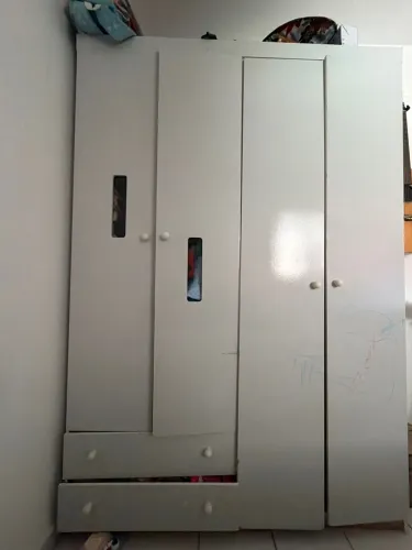 Guarda roupa 4 portas