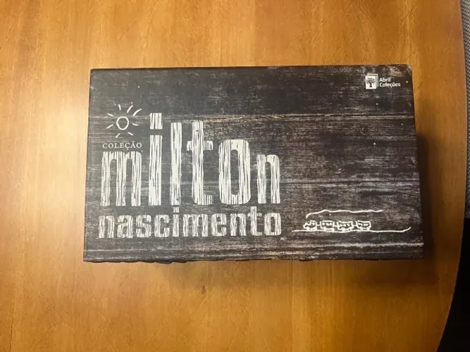 BOX COLECAO ABRIL MILTON NASCIMENTO 20 CDS+LVRTS
