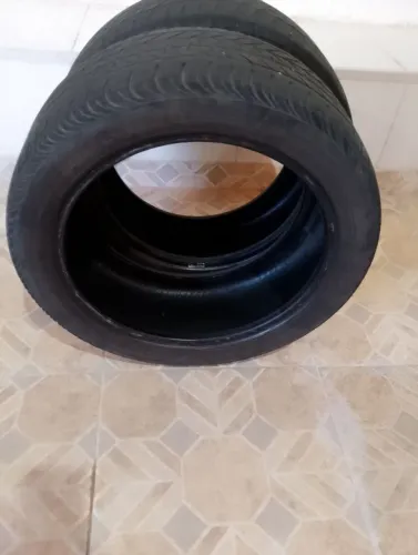 Pneus Goodyear aro 17/225/45 preço 300 reais