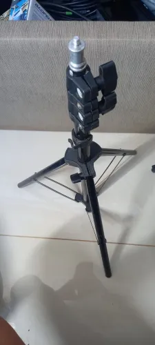 Tripé para iluminação ou base para celular