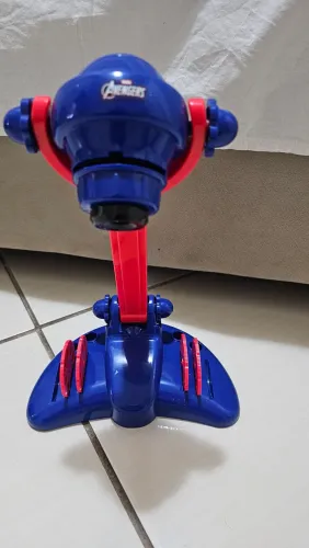 Brinquedo Projetor de Desenhos Avengers c/ 32 Imagens 3+ Anos Multikids -