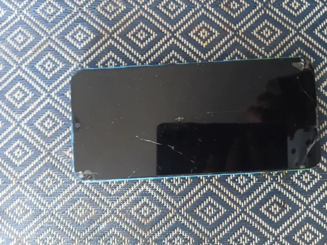 Celular com defeito