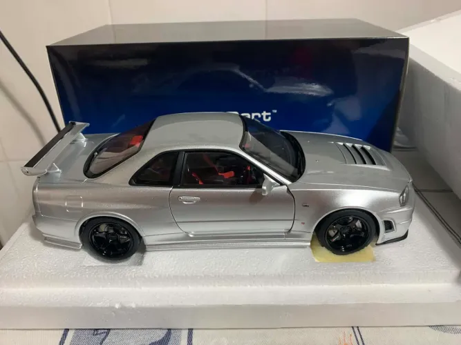 miniatura Autoart 1:18 Nissan Nismo R34 GT-R Z-Tune Colecionador