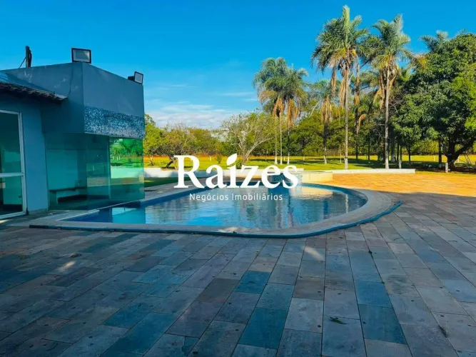 Chácara Completa em Araguari MG com 50.000m², Piscina, Campo e Área Gourmet