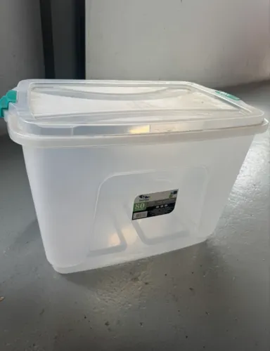 Caixa 80 litros plástico resistente NOVA 
