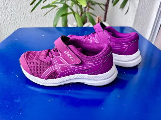 Tênis Asics infantil tam 28