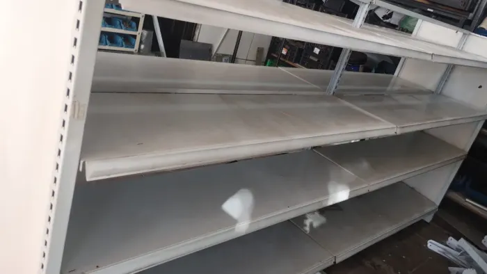 Vendo gôndolas/prateleiras 10 metros