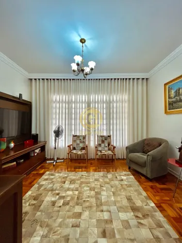 Casa com 3 Quartos, Suíte e Área Gourmet no Jardim Mesquita em Jacareí/SP