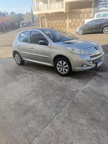 Peugeot 207 XR 1.4 Flex 8V 5P 2010
