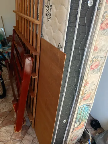 Cama de casal com colchão