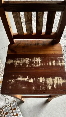 Banquetas de Madeira de Demolição