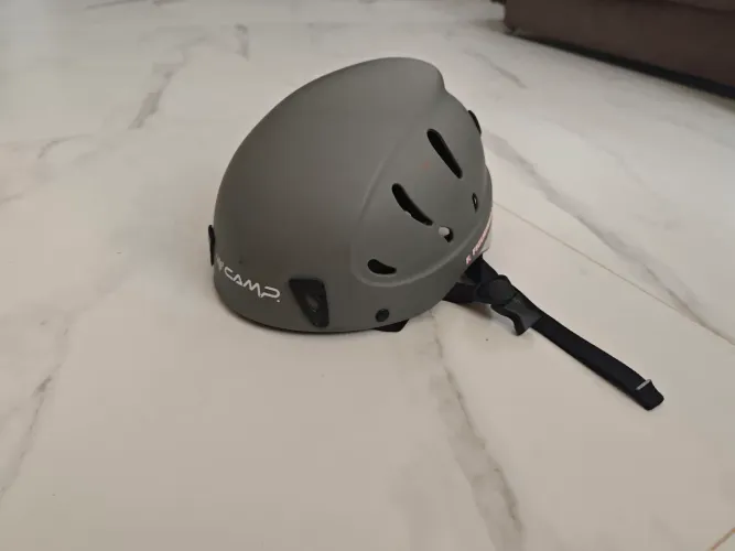 Capacete de proteção, atividades em altura