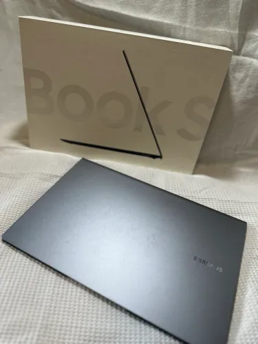 Samsung Galaxy Book S - Intel Core i5-L16G7, 8GB RAM, 256GB SSD - Ultrafino 950g 