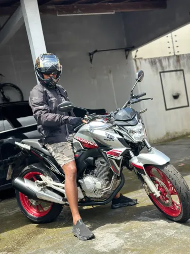 CB TWISTER 250cc moto super confiável.