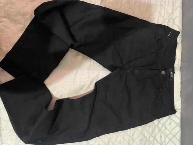 Calça jeans usada somente 1 vez 