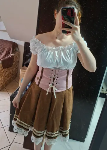 Traje Oktoberfest feminino M