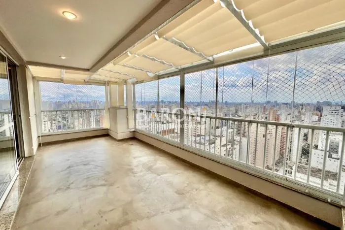 Cobertura duplex à venda em Moema, fora de rota, 293m², 4 suítes, varanda, espaço gourmet 