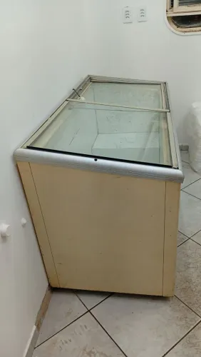 Vendo freezer em boas condições