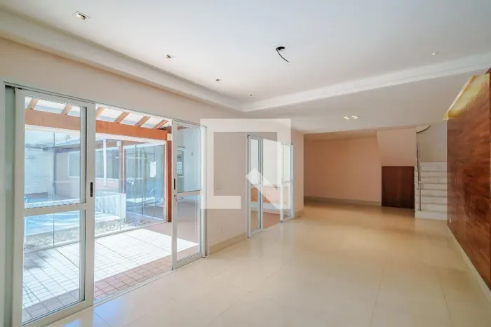 Casa à Venda - Parque dos Príncipes, 6 Quartos, 458 m2