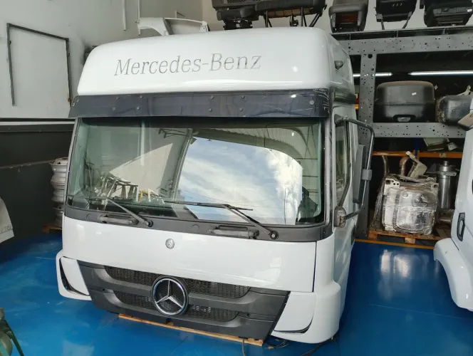 Cabine Mercedes-Benz Atego 2446 - Ano 2014