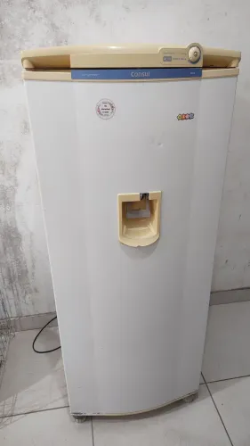 Vendo geladeira Consul 340L 127v todo original funciona perfeitamente leia a descrição. 