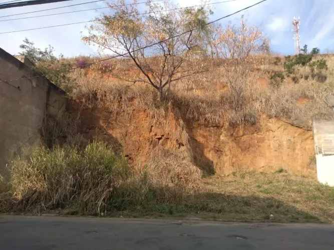 Imóvel para venda com 360 metros quadrados em Niteroi - Itaperuna - RJ