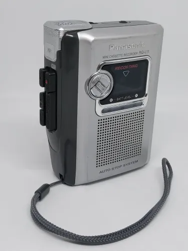 Gravador K7 Portátil Panasonic RQ-L11 Vintage - Muito bonito e funcionando