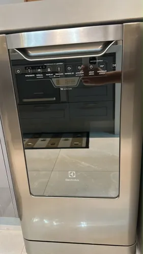 MÁQUINA LAVA LOUÇA ELETROLUX