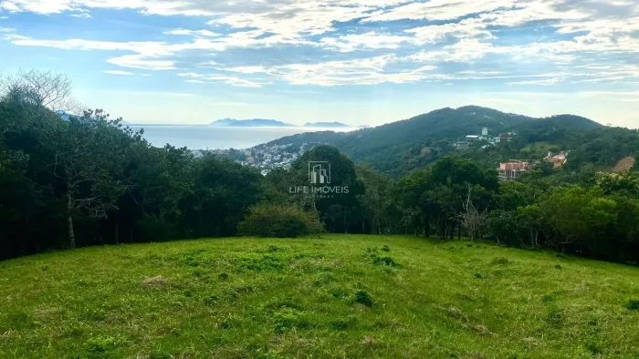 Terreno à Venda na Praia da Silveira em Garopaba 4.908 m² com Viabilidade e Alto Potencia