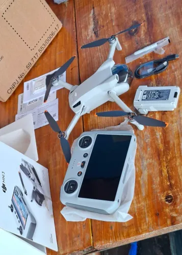 DRONE DJI MINI 3 RC COM TELA (LEIA A DESCRIÇÃO)