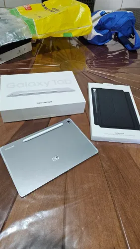 Tablet Samsung s10fe + Duas capinhas originais magnéticas.