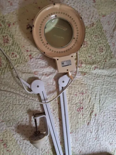 Luminária Lupa Articulada Bancada/garra Luz Led Profissional
