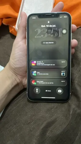 iPhone 11 64 GB, semi novo