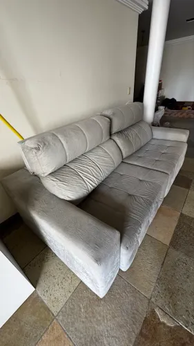Sofá retrátil cinza suede de 2,5 metros