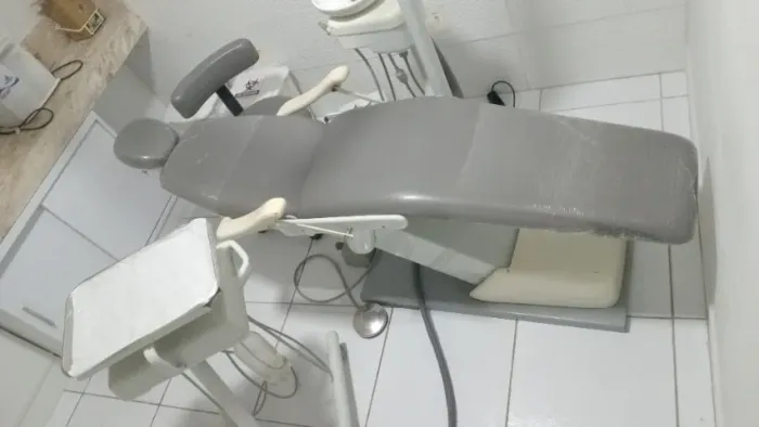 CADEIRA ODONTOLÓGICA GNATUS SUPER CONSERVADA JÁ DESMONTADA!