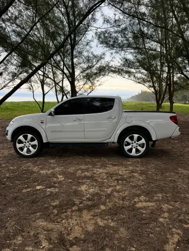 Mitsubishi L200 Triton HPE 3.2 CD TB Int.diesel AUT 2012
