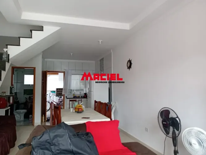 CASA EM CONDOMÍNIO CARAGUATATUBA 2 SUITES .