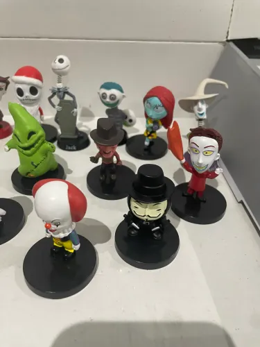 Miniatura de bonecos de filmes e desenhos de terror 