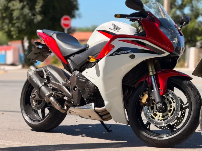CBR6000F 2012 4cilindros a mais nova do Brasil