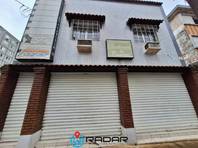 Imóvel para venda tem 170 metros quadrados em Embaré - Santos - SP