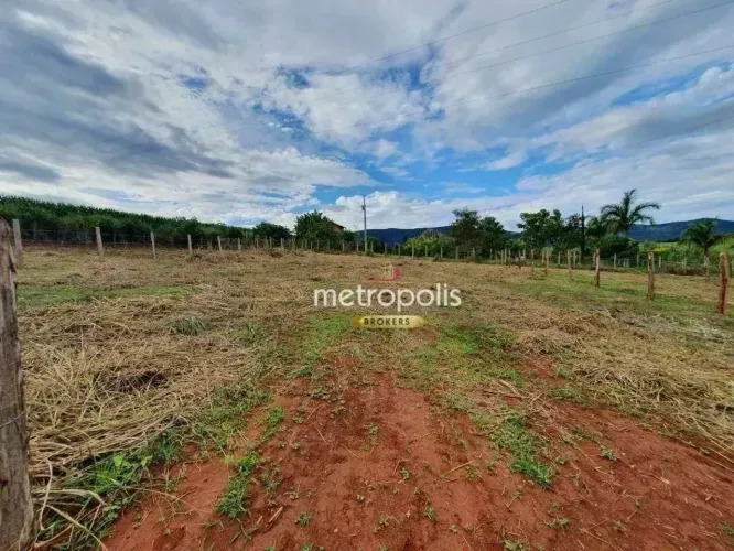Terreno à venda, 1000 m² por R$ 200.000,00 - Coutinho - Congonhal/MG