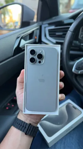 iPhone 15 Pro Max 256GB Natural Titanium, Seminovo 85%, Garantia