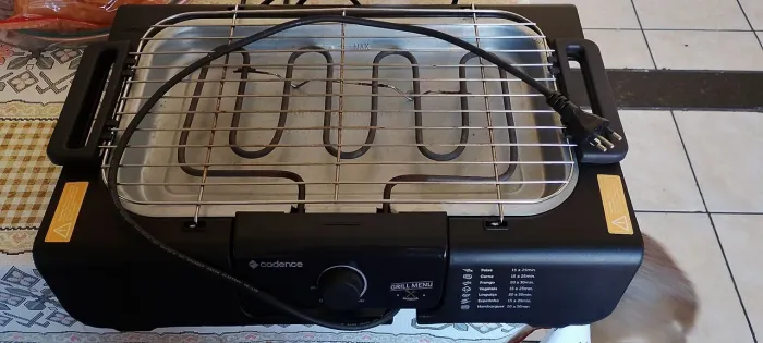 Churrasqueira elétrica e e panela elétrica semi nova