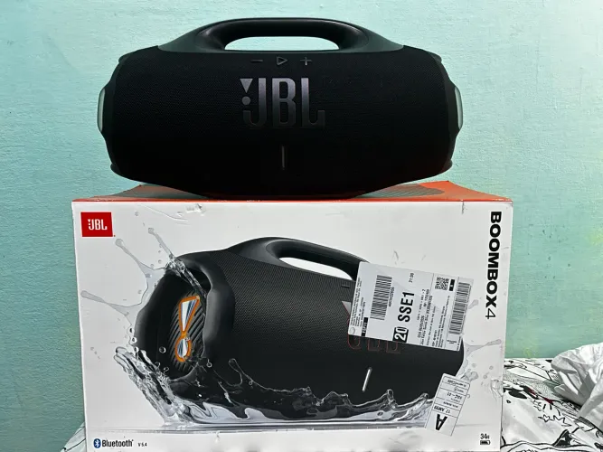 JBL Boombox 4
